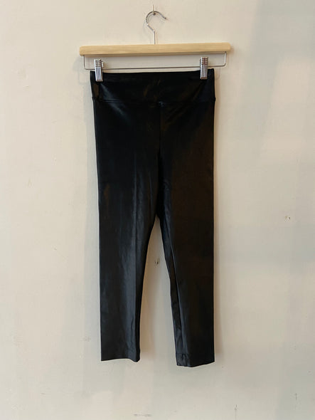 Black 3/4 leggings