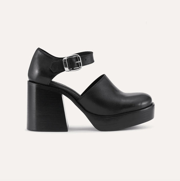Buckle Black
