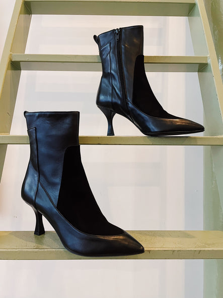 Camoscio Nero Leaher Boots