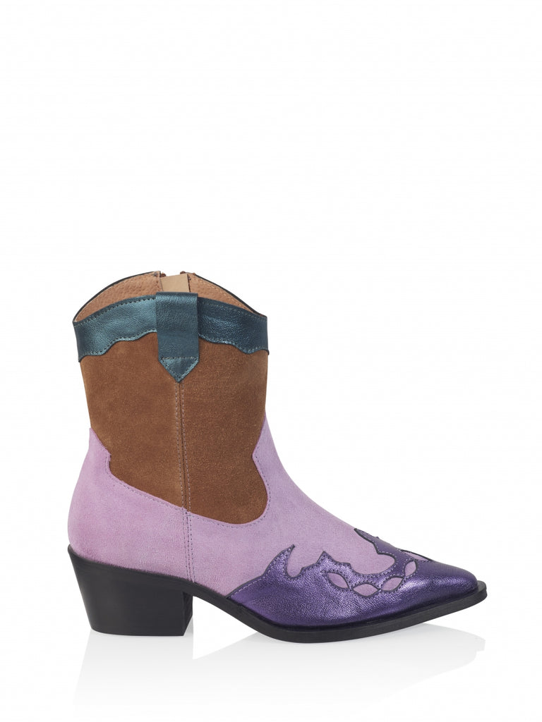 Purple cowboyboots