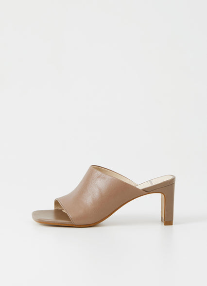Luisa Mules Brown