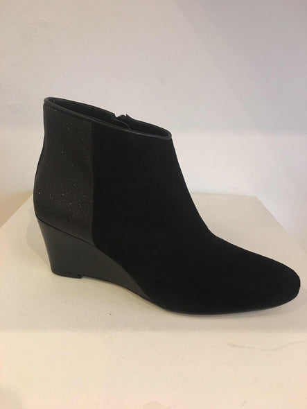 Mellow Yellow - Conni Black