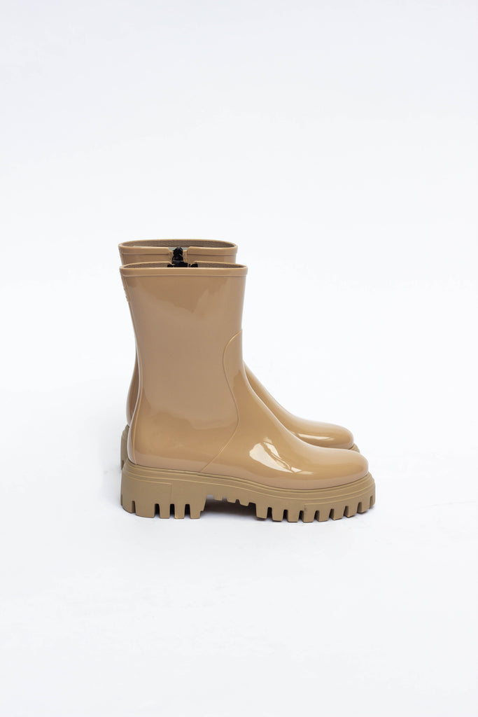 Explorer Beige Mid Boots