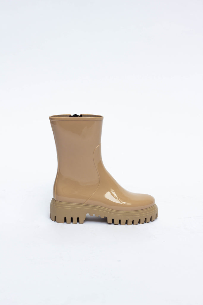 Explorer Beige Mid Boots