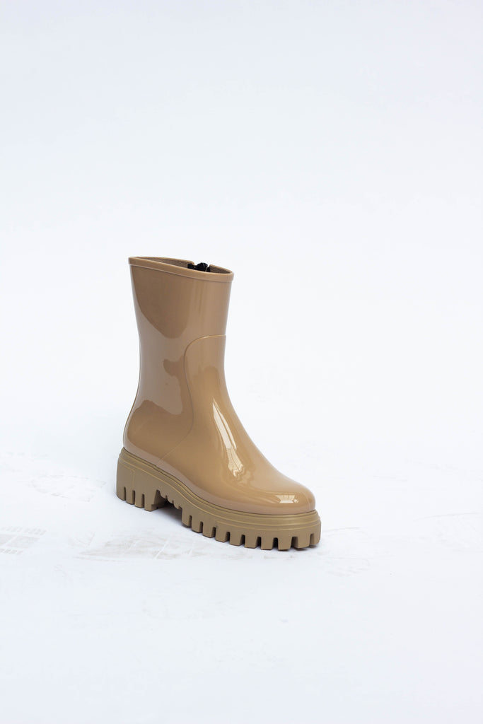 Explorer Beige Mid Boots