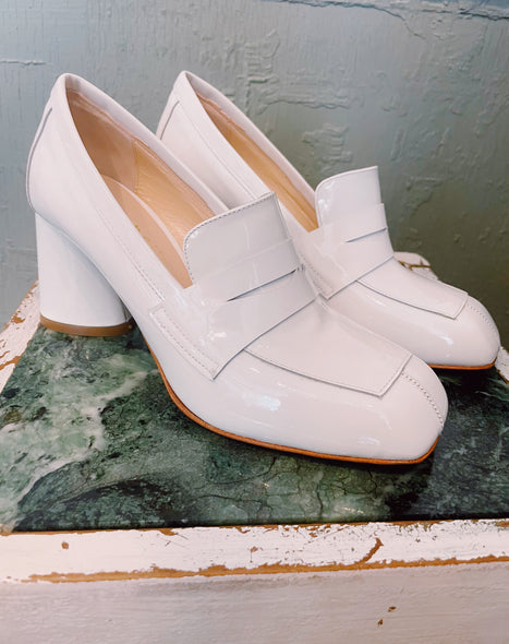White Laqué Pumps