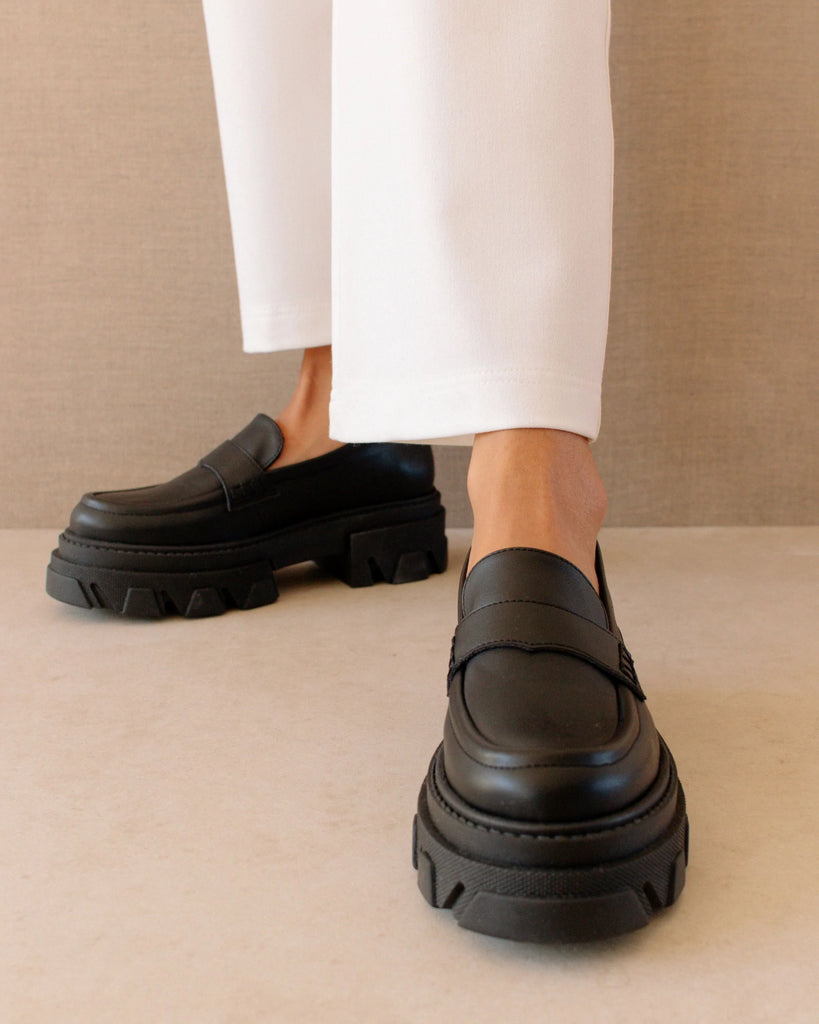 Trailblazer Vegan Black Loafer