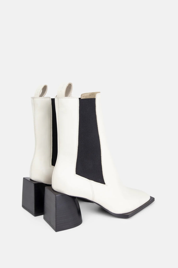 Luna Leather Ankle Boots Off White